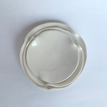 Load image into Gallery viewer, Ceramic Nesting Dishes White