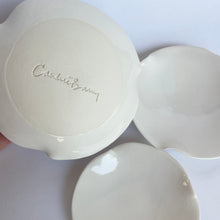 Load image into Gallery viewer, Ceramic Nesting Dishes White