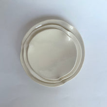 Load image into Gallery viewer, Ceramic Nesting Dishes White