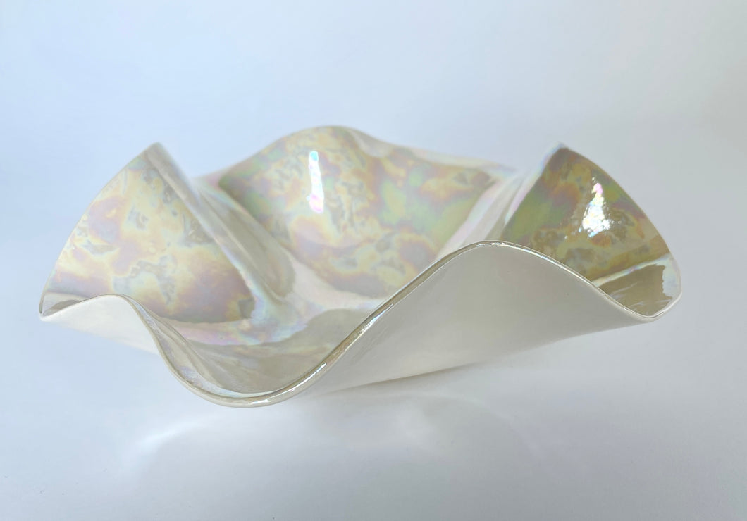 Ceramic Bowl White with Mother of Pearl luster (1)